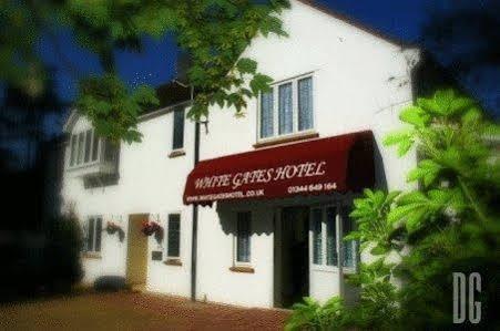 White Gates Hotel Binfield Eksteriør bilde